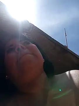 Mother-Big-tits live