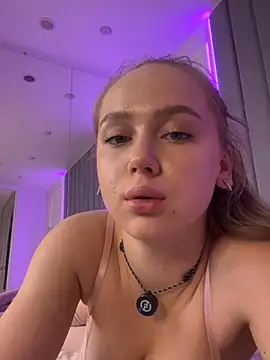Emi_Sterling live