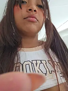 Pretty_karol live