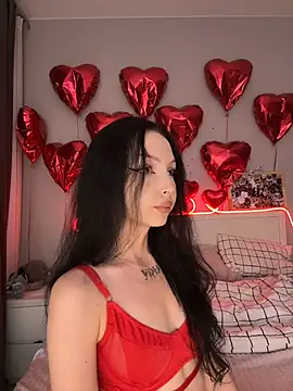 Lina_Thornton_ live