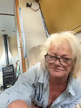 ladyboatlady live
