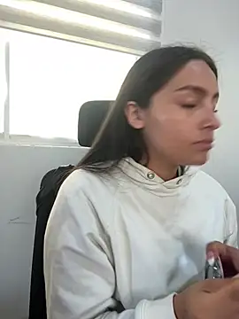 Alyha_cortes_ live