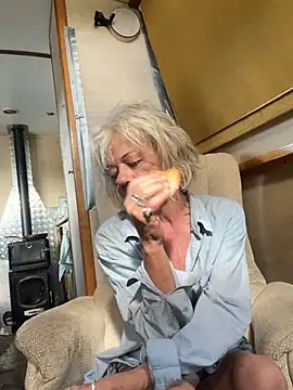 ladyboatlady live
