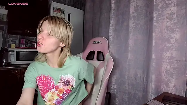 Madelaineses live
