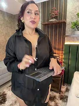 MonicaMoret live