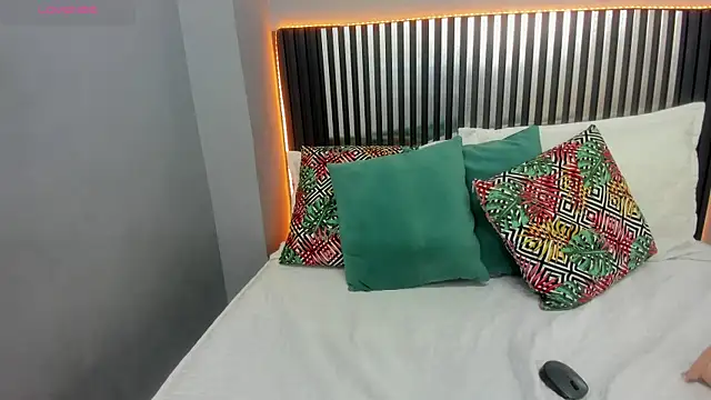 Nataly_Freckles live
