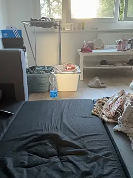 Isabella_honey live