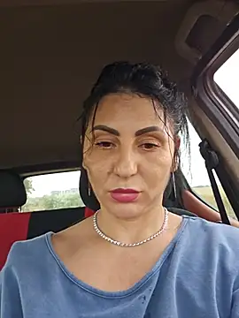 OhhhLauraxx live