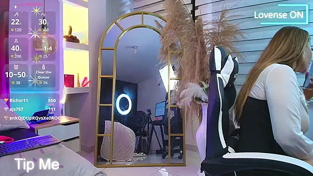 NahomiRoss live