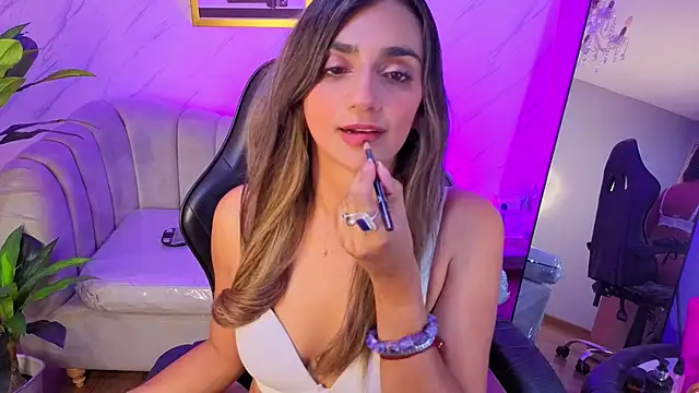 agatha_brooks_t live