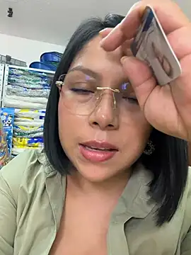 ISABELLA__LUNA live