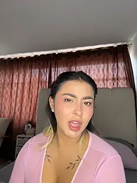 Elina_Hills live
