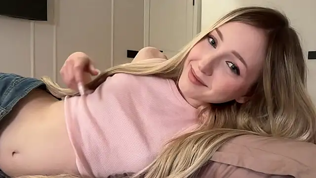 Kattie_Petite live