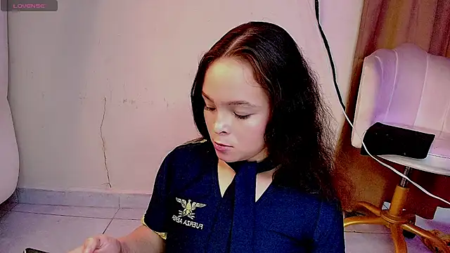 Nadine_Nassib live