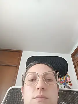 Adele_johnsonn1 live