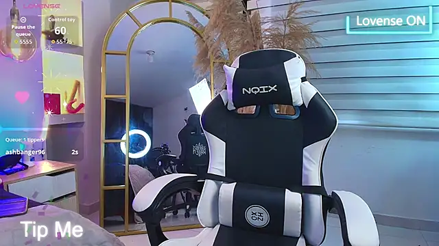 NahomiRoss live