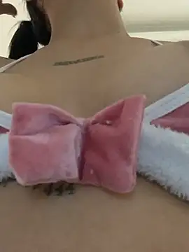 Lily_em live