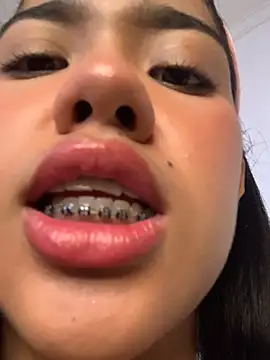 Lily_em live