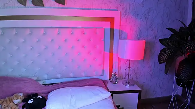 Effy_Kessler live