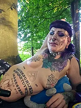 Purple_Coffin666 live