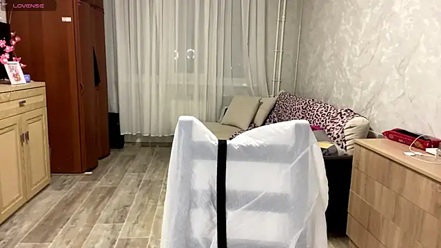 StephaniCute live