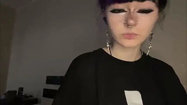 HolyCute live