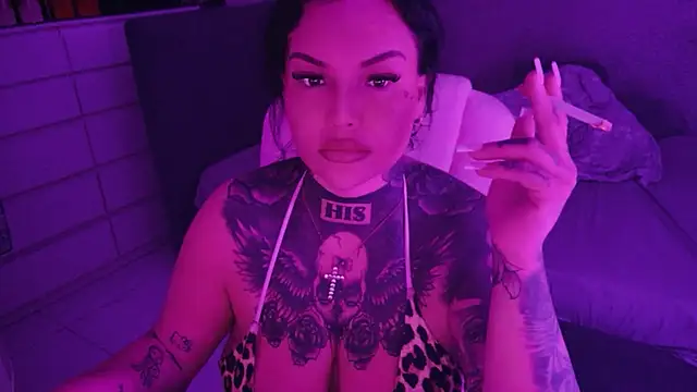 _MelinaCurves_ live
