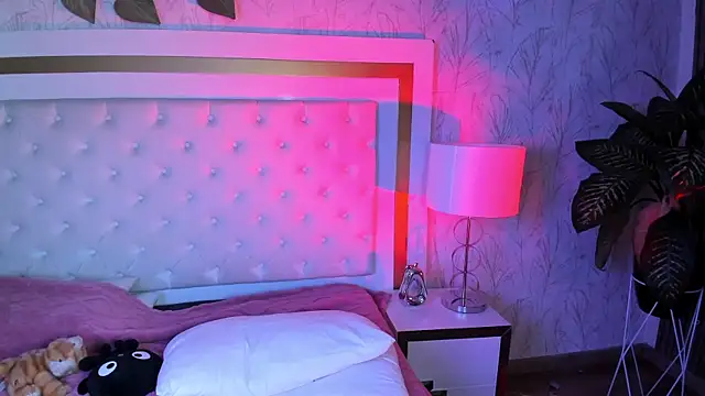 Effy_Kessler live