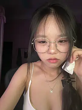 Emely-lysea live