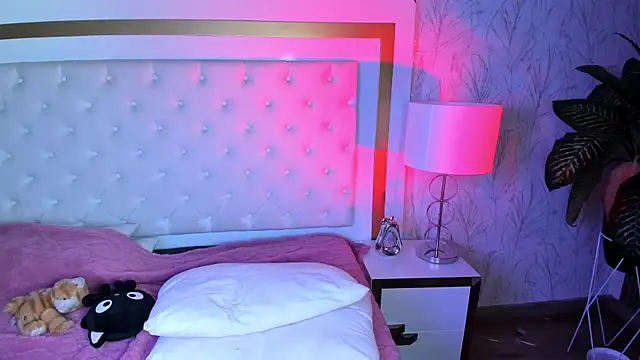 Effy_Kessler live