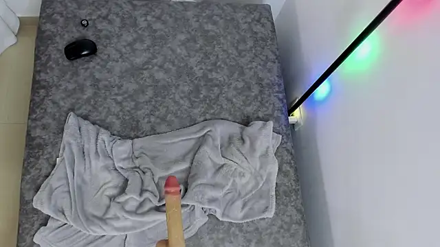 Luna_Marquez live
