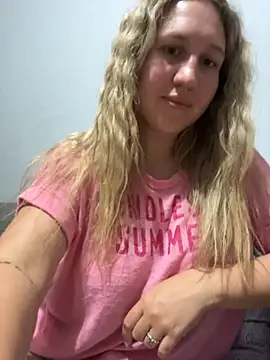 MarieHeartt live