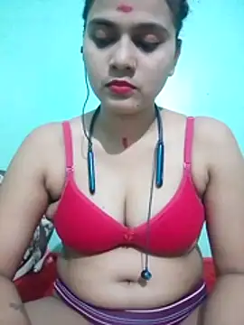 Kiara-Sharma live