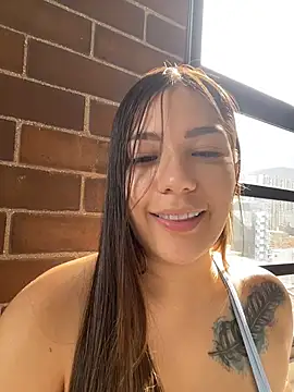 Latina_vanessa live