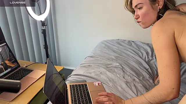 Call_me_Kara live