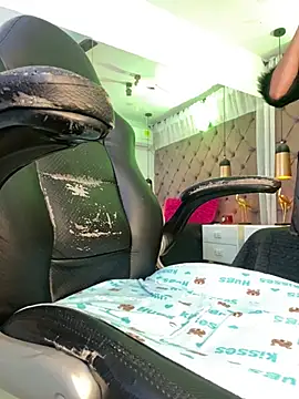 Auri__ live
