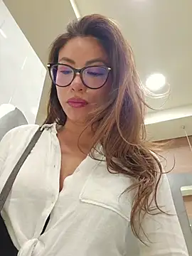Karen_San_Miguel live