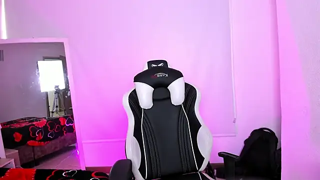 FreckleDoll live