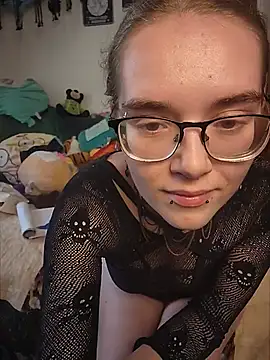 Izzy_Hellbourne profile
