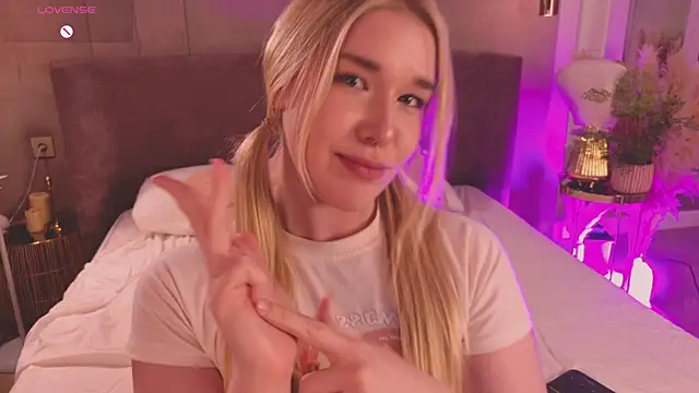 Smiley_Mia live
