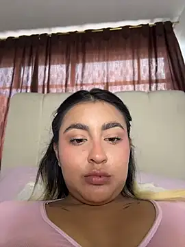 Elina_Hills live