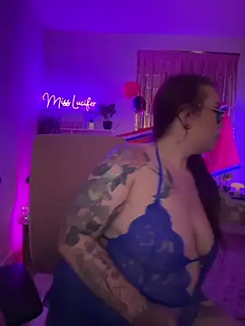 Miss_Lucifer6 live