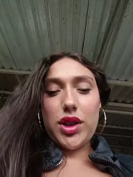 Naughty-Samanta- live