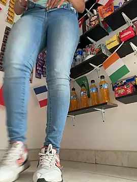 Camilla_Miller01 live