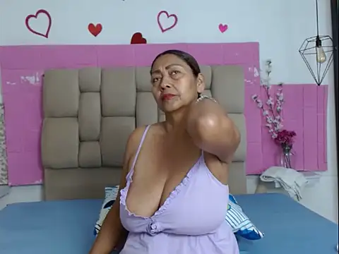 Damary_Leon live