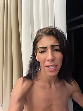 Yasmiinee live