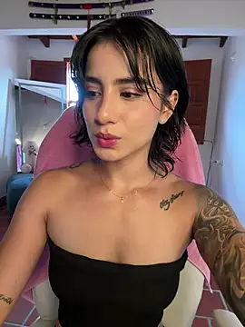 Ale_Lewis live