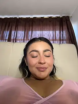 Elina_Hills live