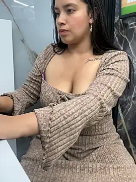 Miss_Bella_Flame live