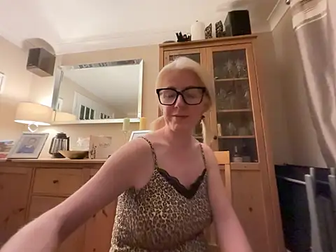 Laylaskyexx live